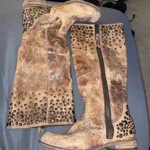 Corral boots studded